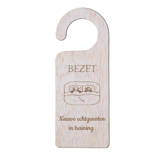 Deurhanger - Niet storen, nieuwe echtgenoten in training