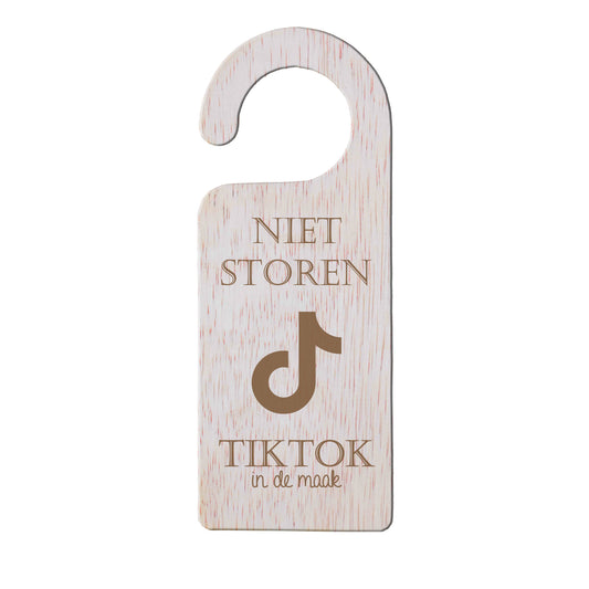 Deurhanger - Niet storen, tiktok in de maak.