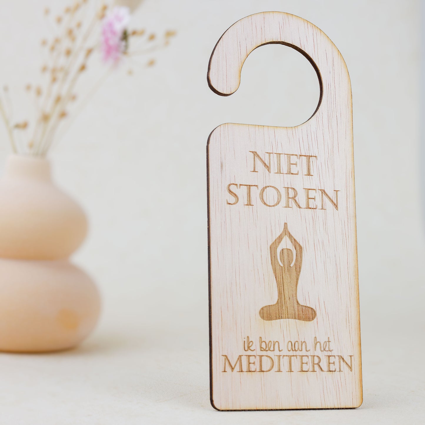 Deurhanger - Niet storen, ik ben aan het mediteren.