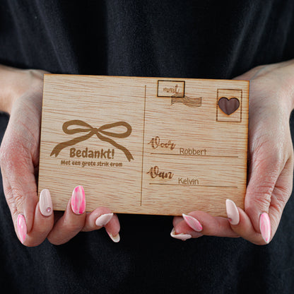 Houten kaart - Bedankt! Met een grote strik erom!