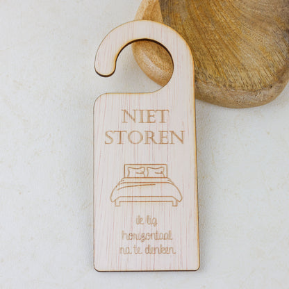 Deurhanger - Niet storen, ik lig horizontaal na te denken.