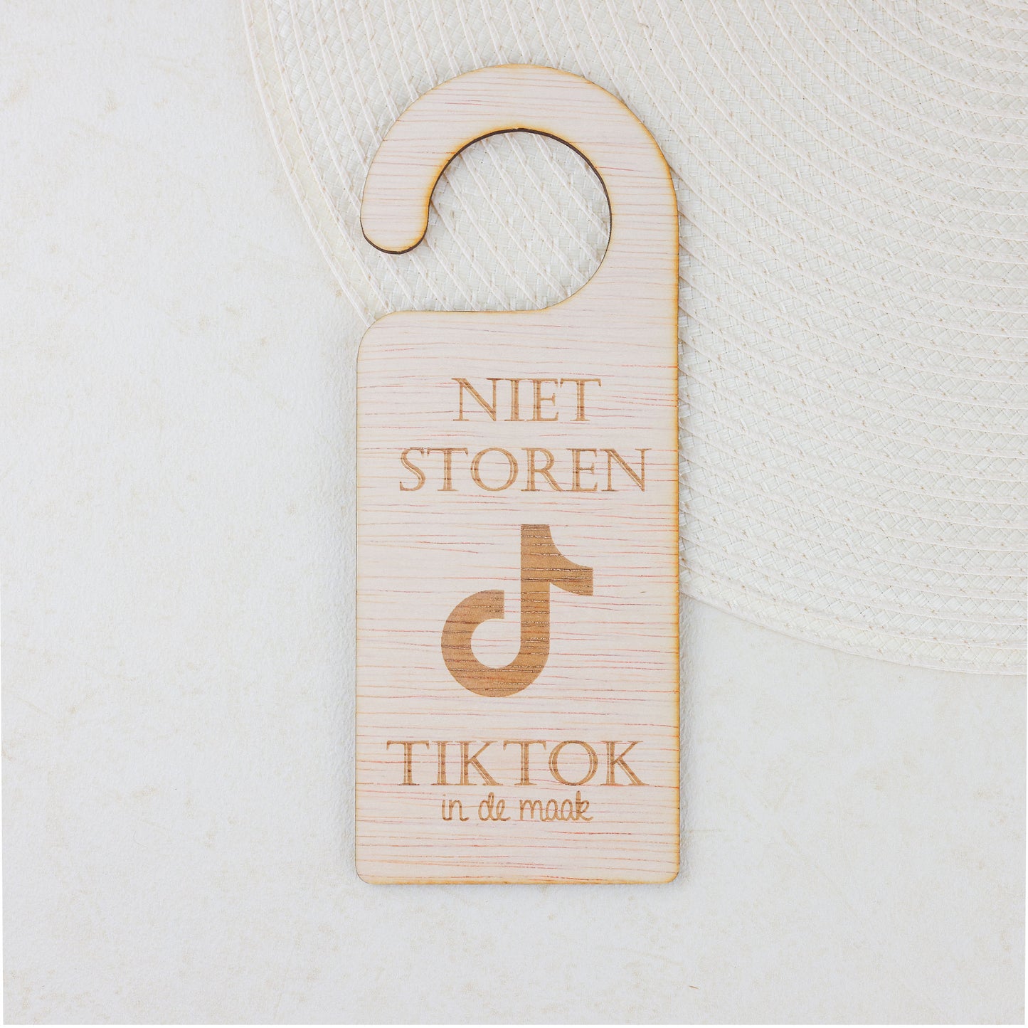 Deurhanger - Niet storen, tiktok in de maak.