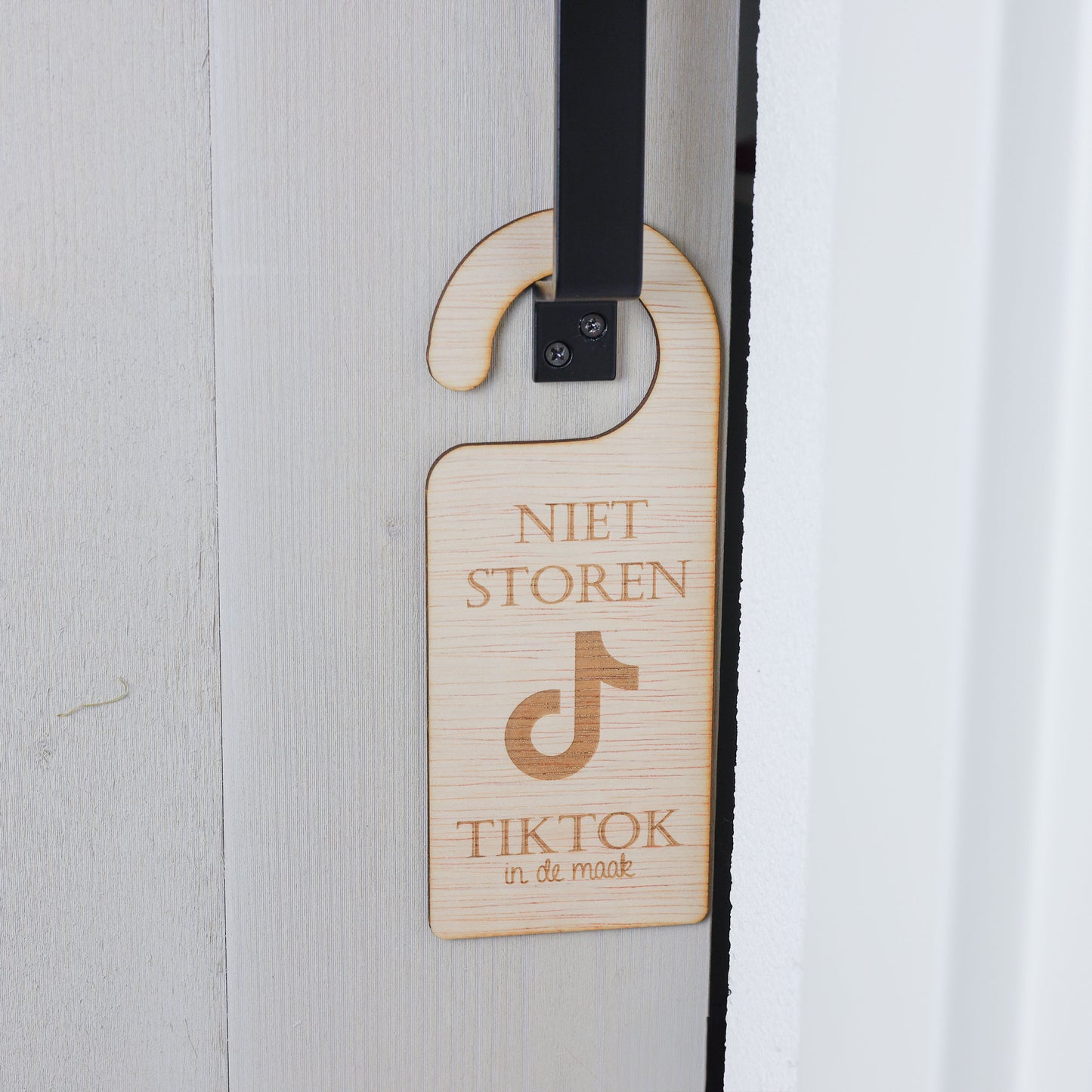 Deurhanger - Niet storen, tiktok in de maak.