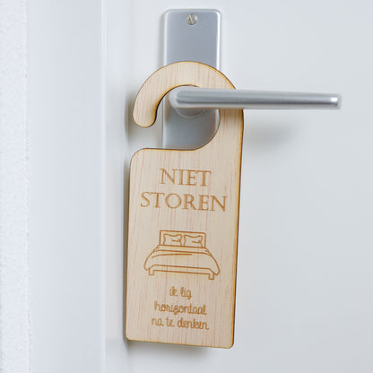 Deurhanger - Niet storen, ik lig horizontaal na te denken.